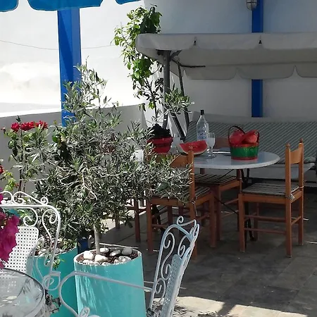 Bouganville αpartments * Adamantas (Milos)