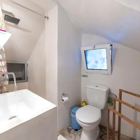 Bouganville αpartments * Adamantas (Milos)