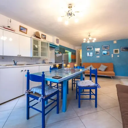 Bouganville αpartments Adámas